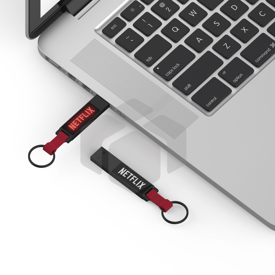 Memoria USB LED de metal con llavero de silicona